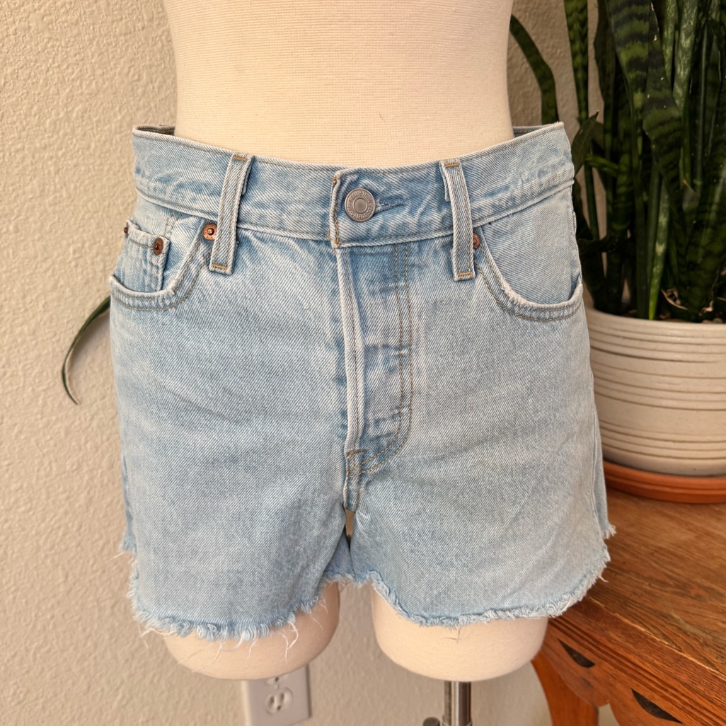 Levi’s Premium Wedgie Shorts W27 Light Wash Denim Cutoffs